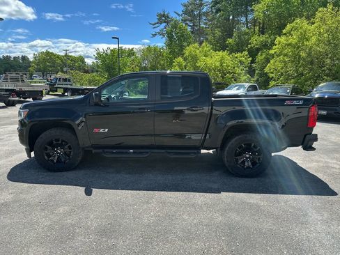 Used 2017 Chevrolet Colorado Z71 w/ Z71 Midnight Edition AWD/4WD image 2