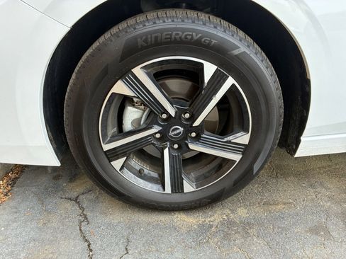 Used 2025 Nissan Sentra SV image 28