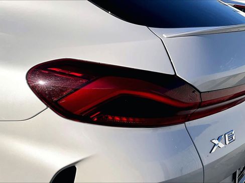 Used 2022 BMW X6 xDrive40i w/ M Sport Package image 28