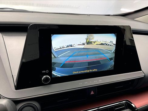 New 2026 Toyota Prius SE image 12