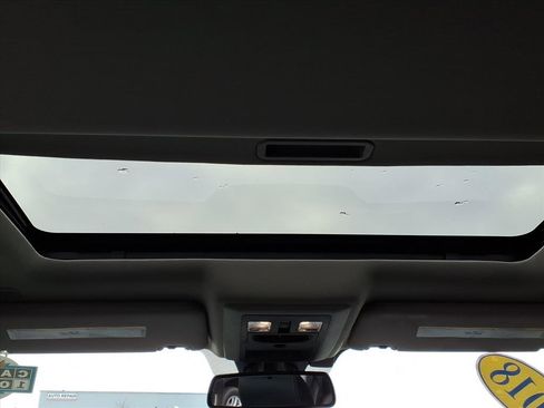 Used 2018 RAM 1500 Laramie w/ Convenience Group image 17