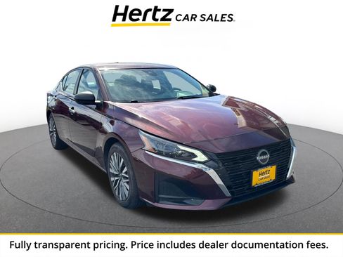 Used 2025 Nissan Altima 2.5 SV FWD image 1