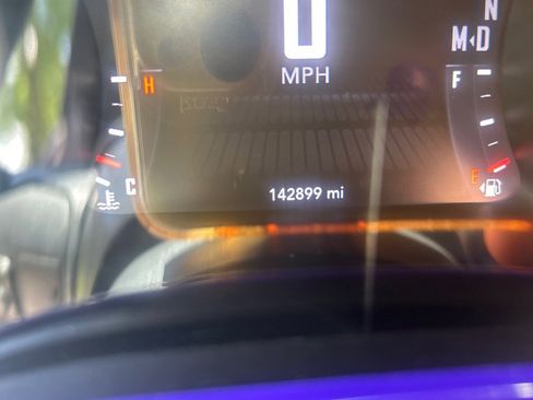 Used 2015 Dodge Challenger SXT RWD image 10