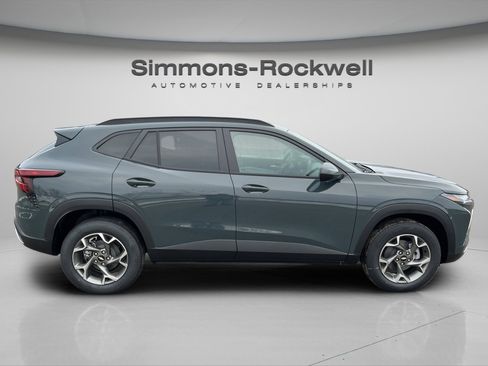 New 2026 Chevrolet Trax LT image 8