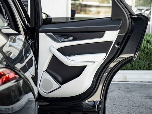 New 2025 Jaguar F-PACE R-Dynamic S image 22