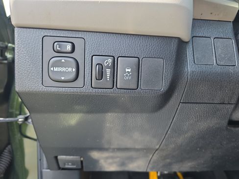 Used 2013 Toyota RAV4 LE FWD image 26