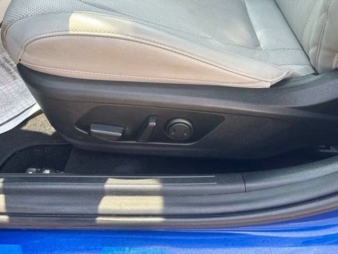 Used 2023 Hyundai Elantra Limited FWD image 14