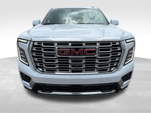 New 2026 GMC Yukon Denali w/ Denali Reserve Package AWD/4WD image 2