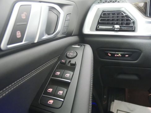 Certified 2025 BMW X5 xDrive40i w/ Premium Package image 21