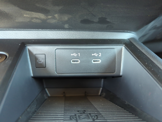Used 2026 Nissan Kicks SR FWD image 31