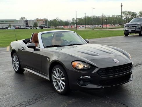 Used 2017 FIAT 124 Spider Lusso RWD image 1