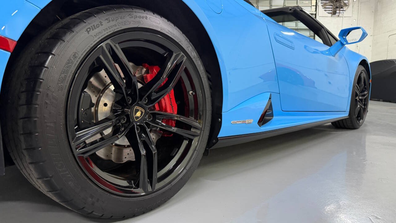 Used 2020 Lamborghini Huracan EVO RWD image 12
