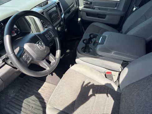 Used 2018 RAM 1500 SLT AWD/4WD image 9