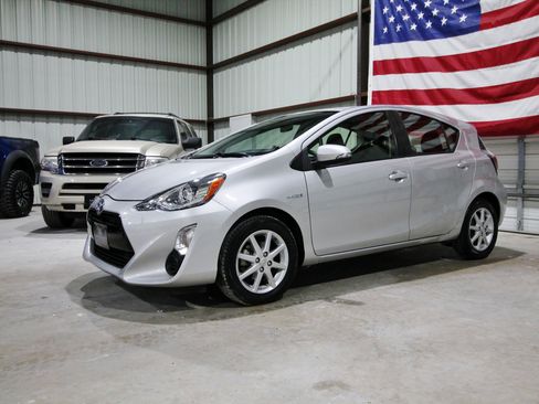 Used 2015 Toyota Prius C Three FWD image 1