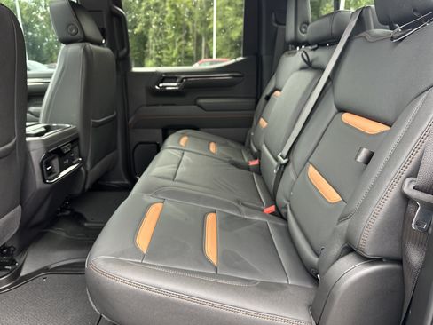 Used 2025 GMC Sierra 1500 AT4 w/ AT4 Premium Package AWD/4WD image 21