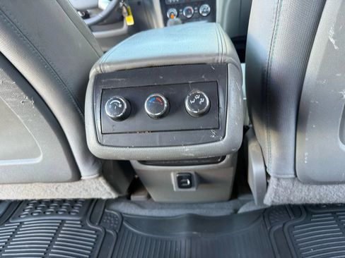 Used 2017 Chevrolet Traverse LT w/ Style and Technology Package image 22