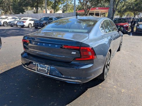 Certified 2024 Volvo S90 T8 Ultimate w/ Lounge Package image 3