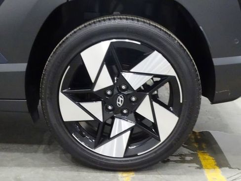 Used 2024 Hyundai Kona Limited FWD image 40