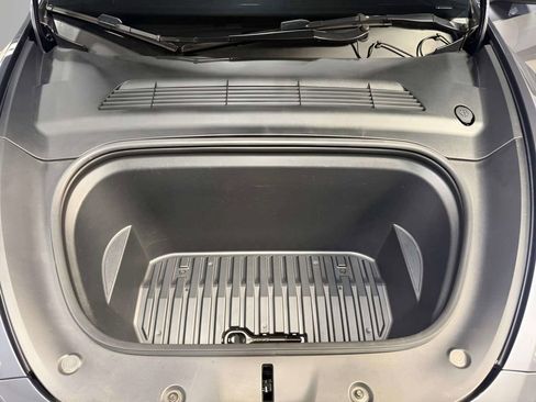 Used 2022 Tesla Model Y Long Range AWD/4WD image 33