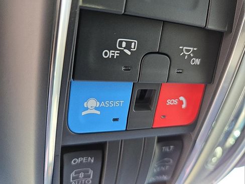 New 2026 Jeep Grand Cherokee Altitude image 20