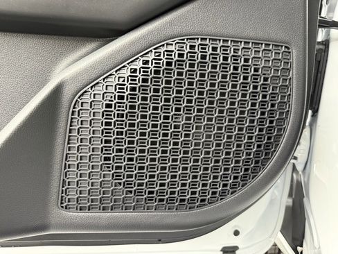 Used 2025 Toyota Tacoma TRD Off-Road image 15