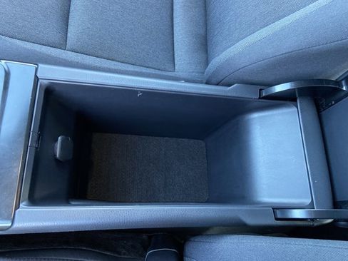 Used 2025 Toyota Camry LE image 40