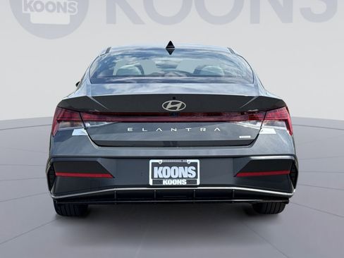New 2026 Hyundai Elantra Limited FWD image 5