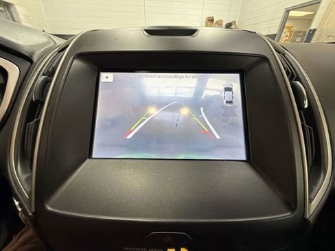 Used 2019 Ford Edge SEL w/ Cold Weather Package image 17