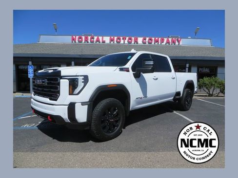 Used 2025 GMC Sierra 2500 AT4 AWD/4WD image 1