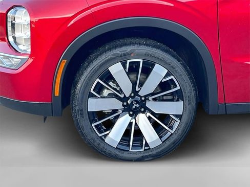 New 2025 Mitsubishi Outlander SE image 37