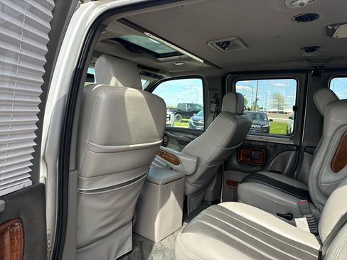 Used 2013 Chevrolet Express 1500 AWD image 21