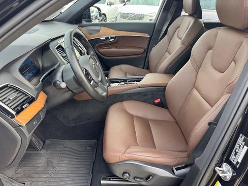 Certified 2025 Volvo XC90 B6 Plus w/ Protection Package AWD/4WD image 8