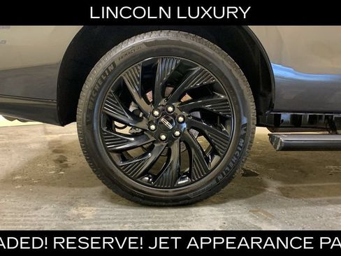Used 2025 Lincoln Navigator Reserve w/ Jet Appearance Package AWD/4WD image 17