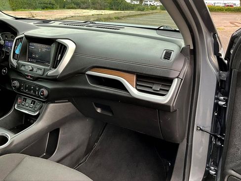 Used 2021 GMC Terrain SLE image 20