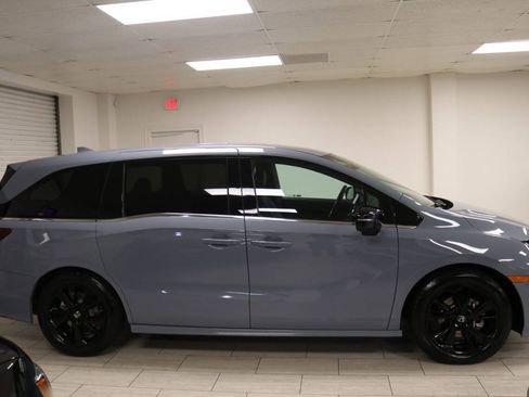 Used 2024 Honda Odyssey Sport image 11