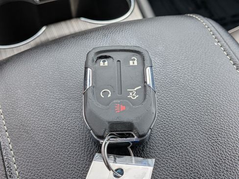 Used 2020 GMC Acadia SLT w/ Driver Alert Package II FWD image 34
