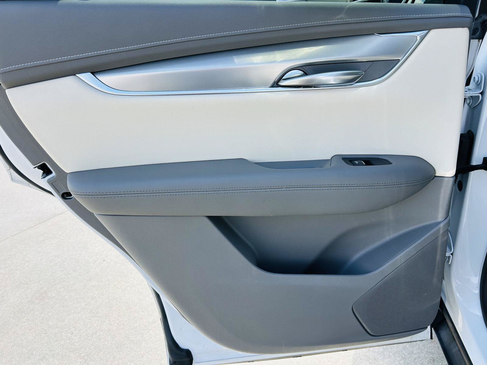 Used 2020 Cadillac XT5 Premium Luxury w/ LPO, Floor Liner Package FWD image 27