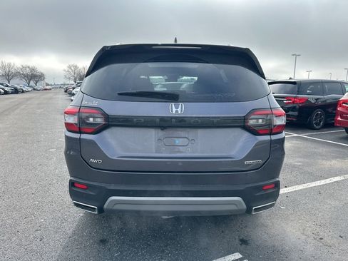 Certified 2023 Honda Pilot Touring image 11