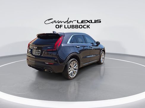 Used 2023 Cadillac XT4 Luxury w/ Cold Weather Package FWD image 8