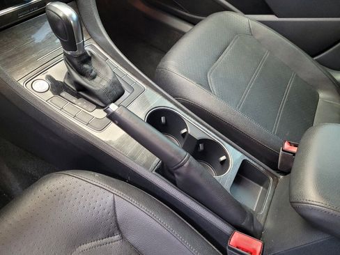 Used 2016 Volkswagen Passat 1.8T SE image 26