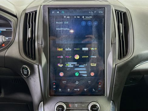 Used 2022 Ford Edge Titanium image 21