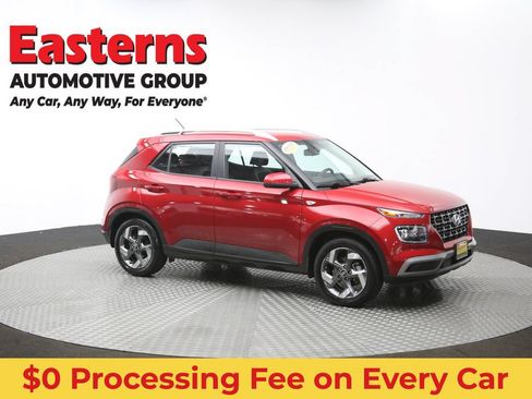 Used 2023 Hyundai Venue Limited FWD image 49
