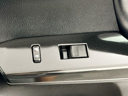 Used 2018 Toyota RAV4 SE w/ Power Extra Value Package image 32