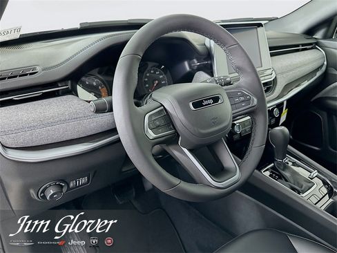 New 2026 Jeep Compass Latitude image 25