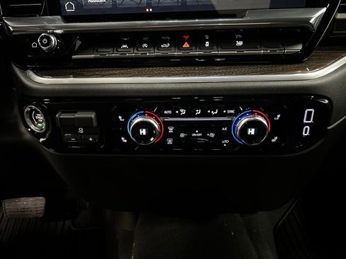 New 2026 GMC Sierra 1500 Elevation image 22