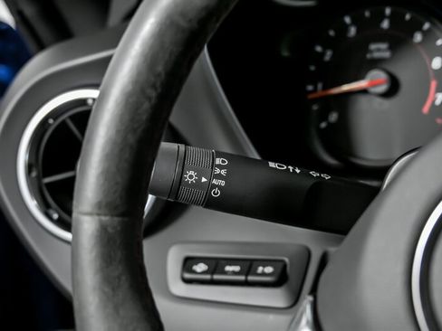 Used 2018 Chevrolet Camaro ZL1 image 27