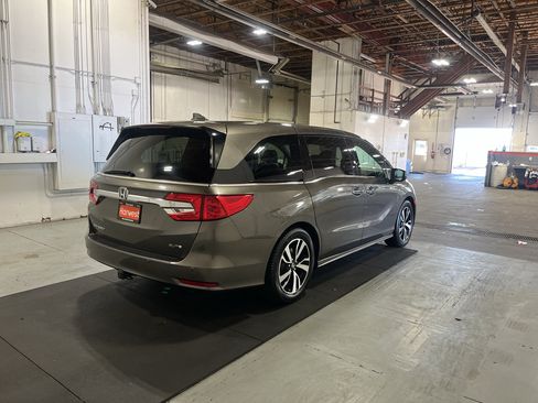 Used 2018 Honda Odyssey Elite image 6