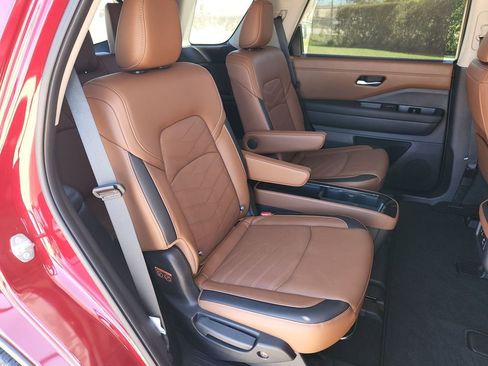 Certified 2024 Nissan Pathfinder Platinum image 20