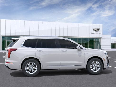 New 2025 Cadillac XT6 Luxury FWD image 29