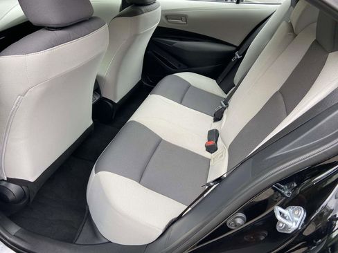 Used 2025 Toyota Corolla LE image 16